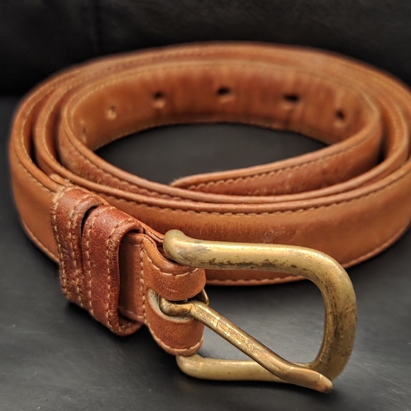 Coach 100% Tan Leather Belt with Brass Buckle 7 Adjustable Loops - Picture 3 of 10